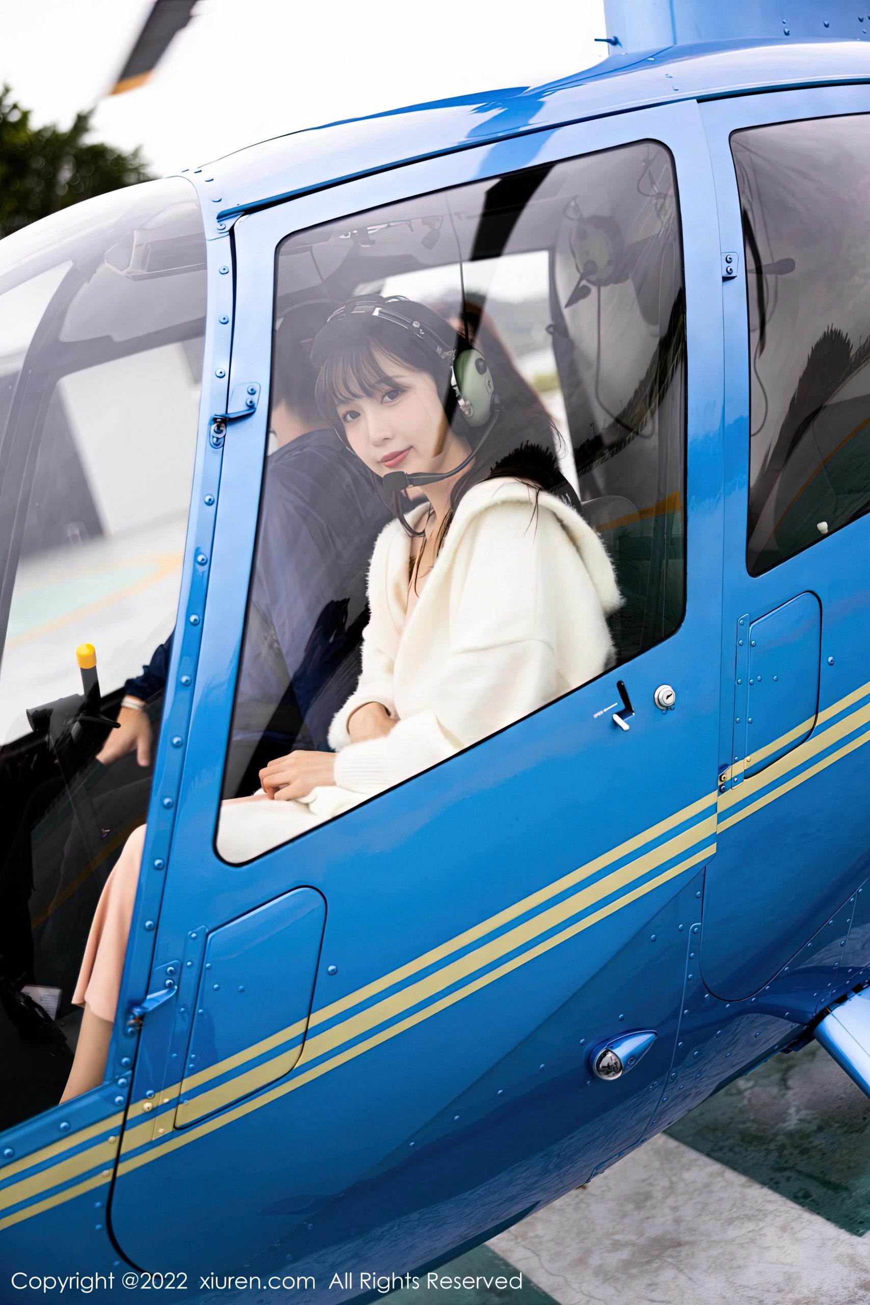 [XiuRen秀人网]2022.12.27 VOL.6052 林星阑 粉色吊带连衣裙加肉丝美腿与白色浴袍性感私房写真集