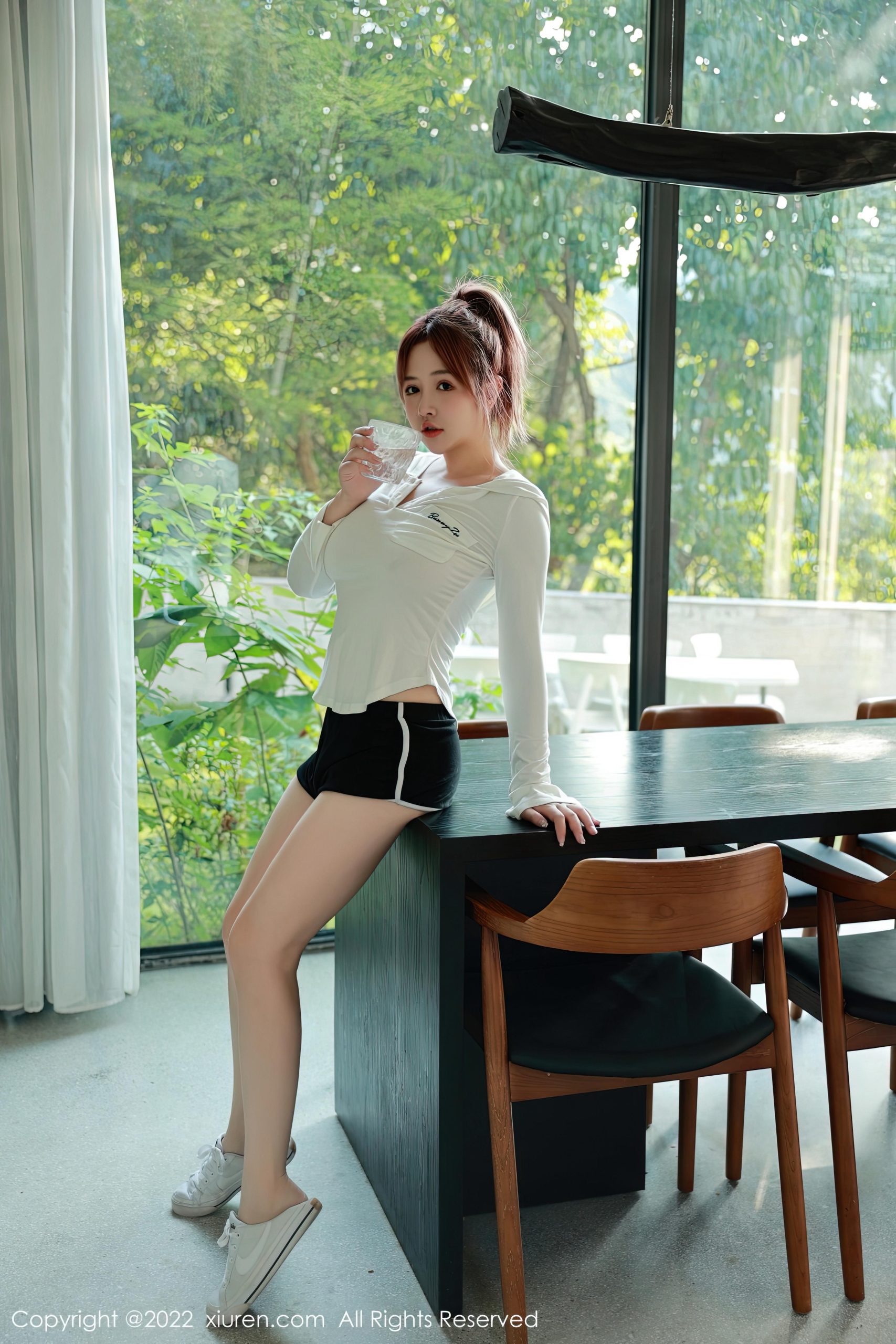 [Xiuren秀人网]2022.12.30 VOL.6067 养乐多DoDo 白色透视衬衫加蓝色运动内衣性感私房写真集
