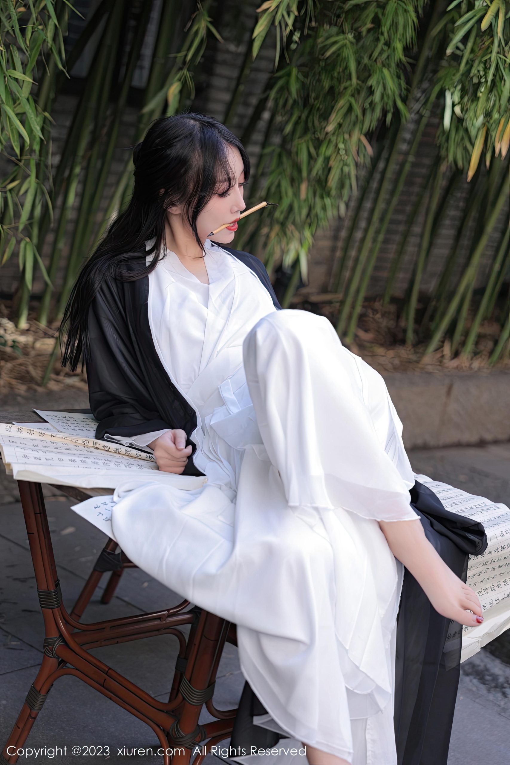 [Xiuren秀人网]2023.01.06 VOL.6094 玥儿玥er 白色透视汉服加紫色蕾丝内衣性感私房写真集