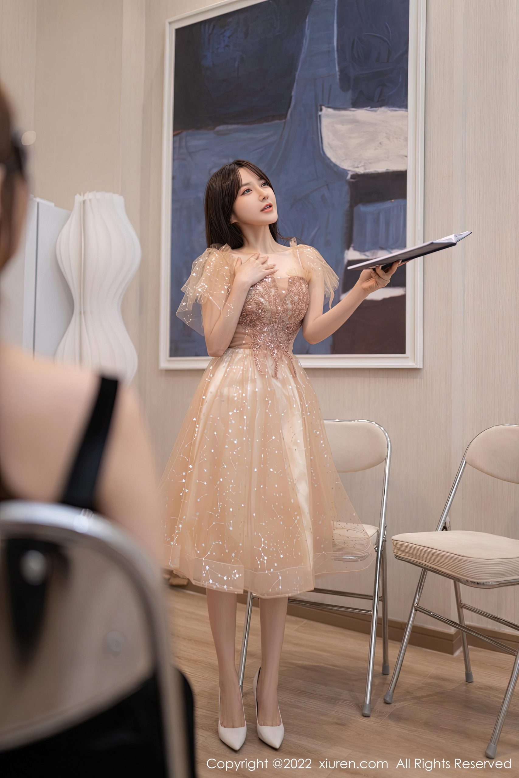 [XiuRen秀人网]2022.12.16 VOL.6011 鱼子酱Fish 粉色紧身上衣加牛仔裤双人拉拉性感私房写真集