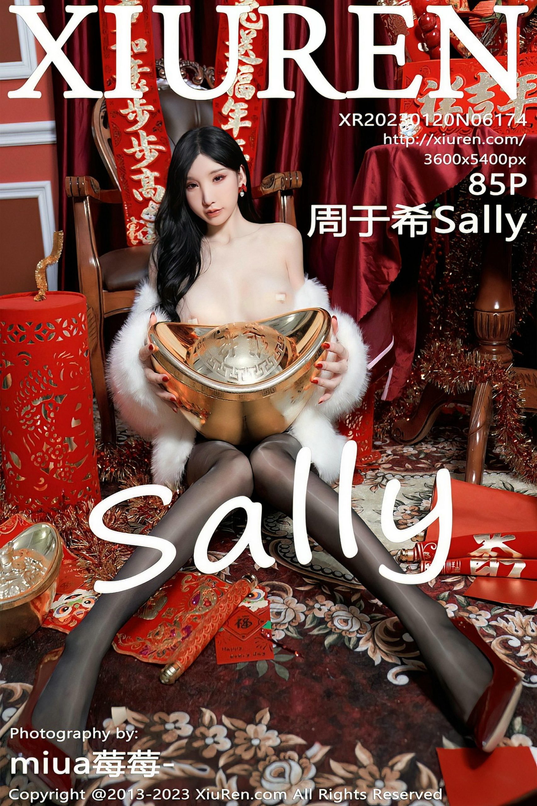[XiuRen秀人网]2023.01.20 NO.6174 周于希Sally 白色皮草与红色连身礼服裙加黑丝美腿性感私房写真集-秀人网官方网站