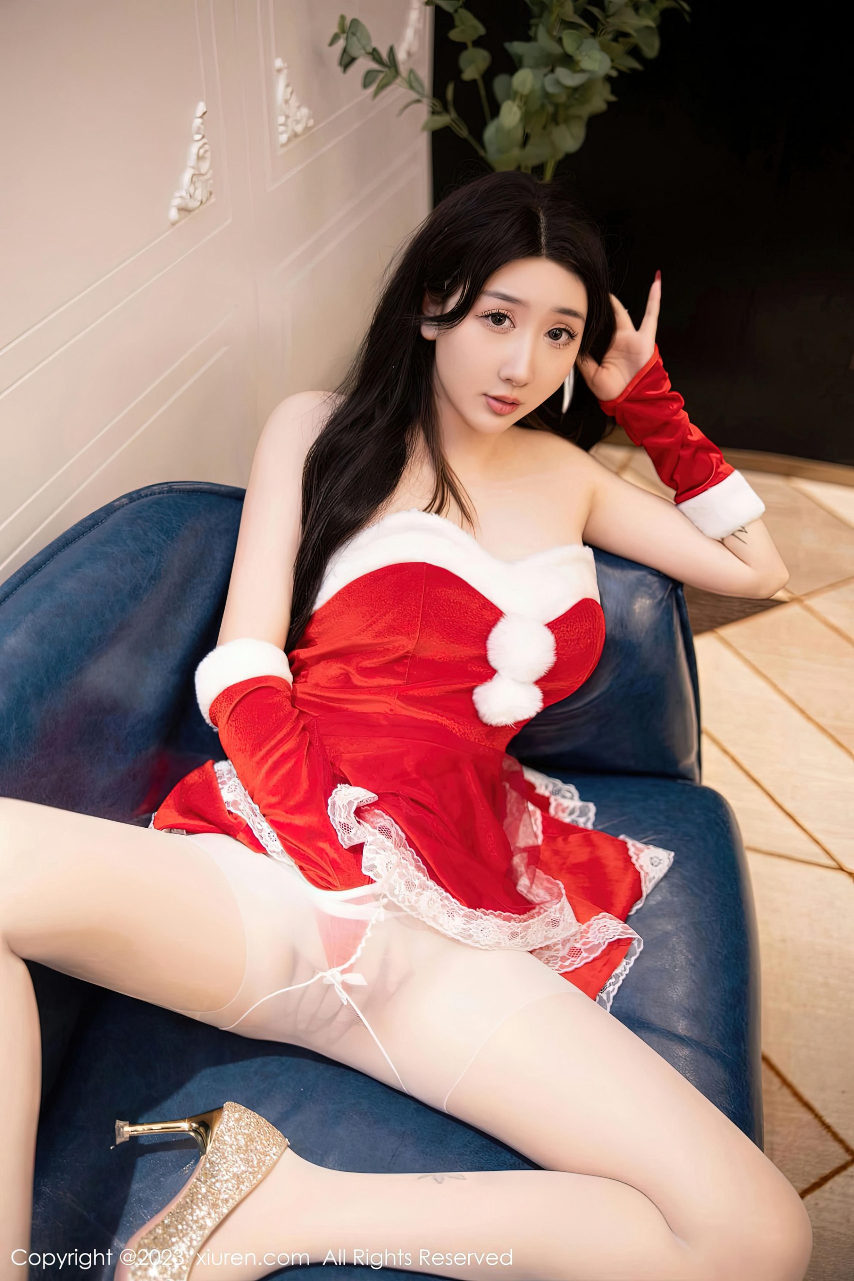 [XiuRen秀人网]2023.01.19 VOL.6163 江真真 红色吊带蕾丝连衣裙加白色丝袜美腿性感私房写真集