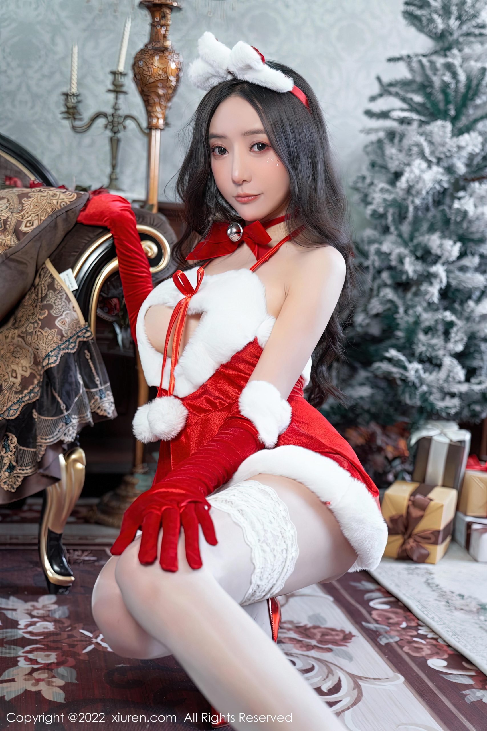 [XiuRen秀人网]2022.12.26 VOL.6045 王馨瑶yanni 红色圣诞女郎制服加白色丝袜美腿性感私房写真集