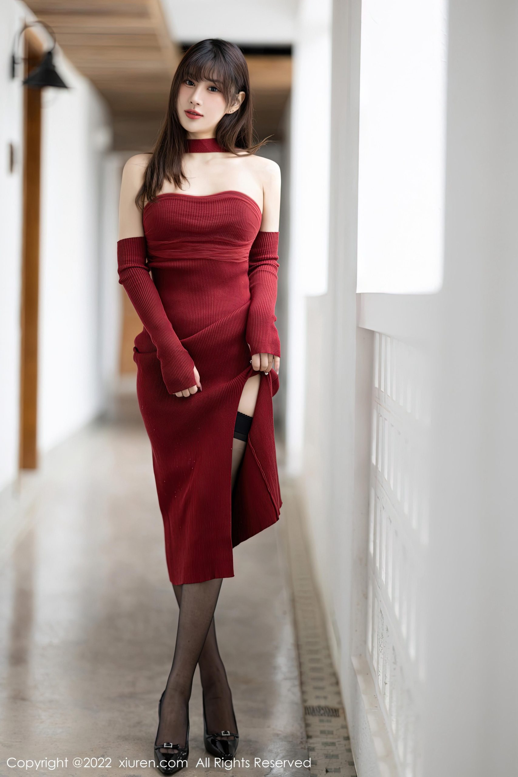 [XiuRen秀人网]2022.12.21 VOL.6027 张欣欣 红色抹胸礼服裙加黑丝美腿与粉色吊带睡衣性感私房写真集