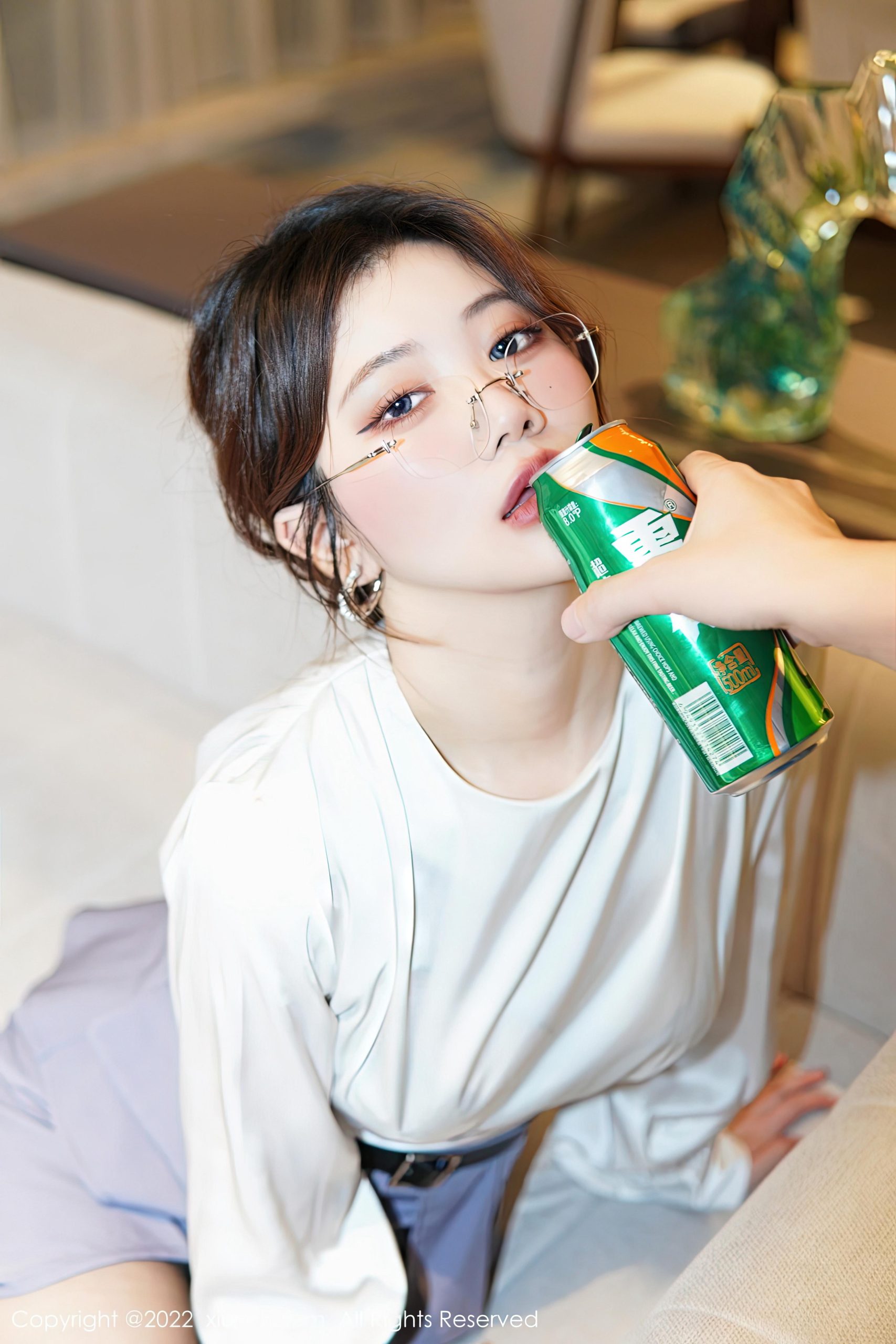 [XiuRen秀人网]2022.12.22 VOL.6028 奈奈子 白色OL制服与蕾丝内衣加黑丝美腿性感私房写真集