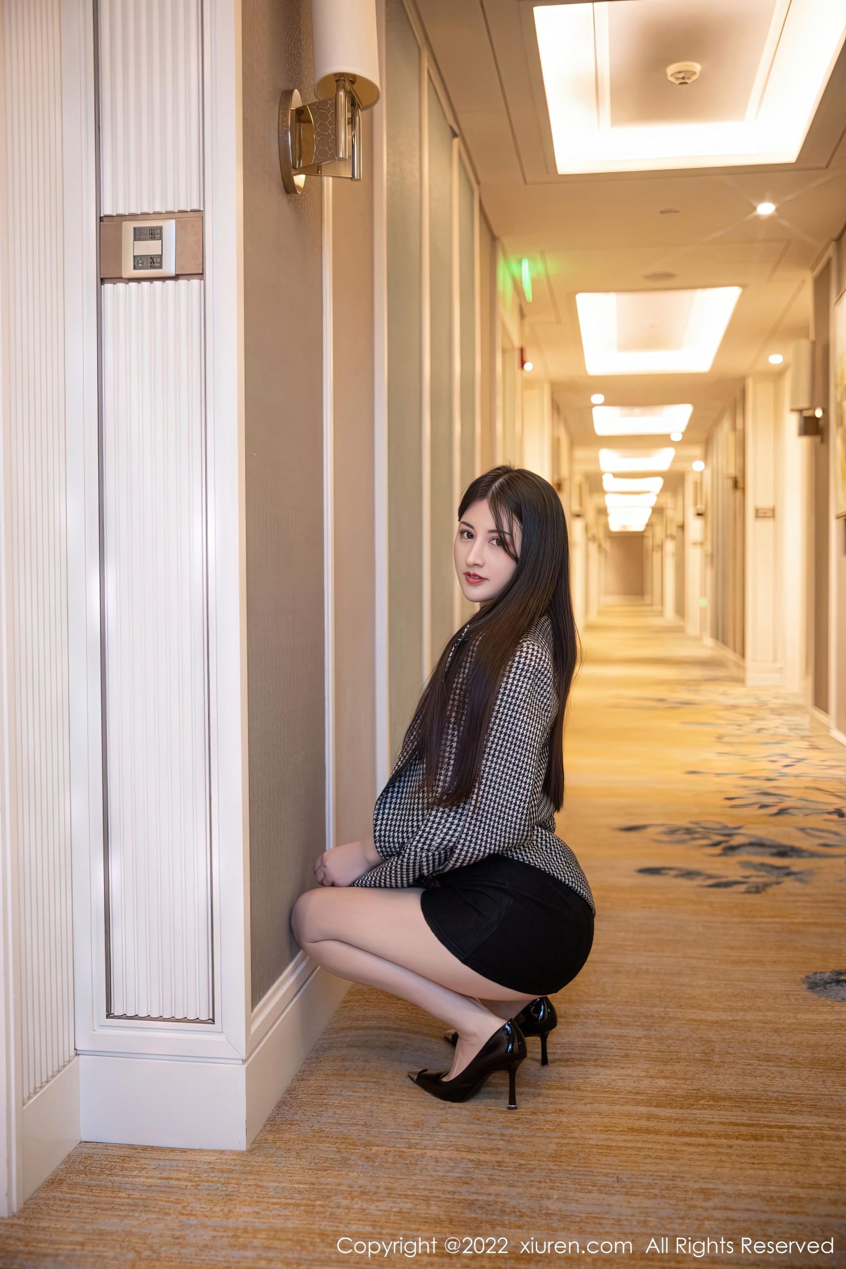 [XiuRen秀人网]2022.12.27 VOL.6049 诗诗kiki 黑色吊带透视连衣裙加粉色内衣性感私房写真集